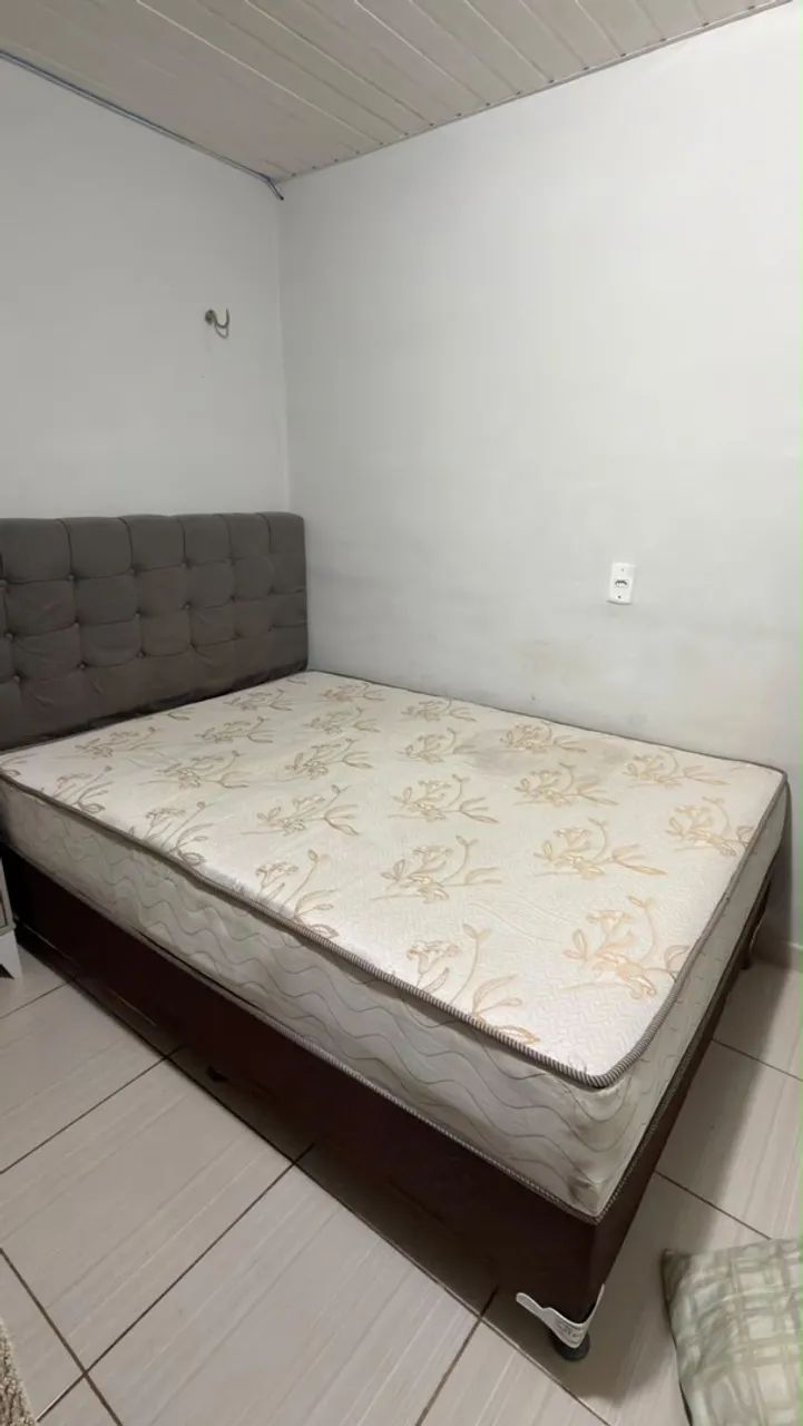 Vende-se cama box casal