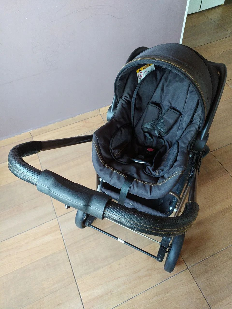 Carrinho de bebê + Bebê conforto + base para carro - Foto 4