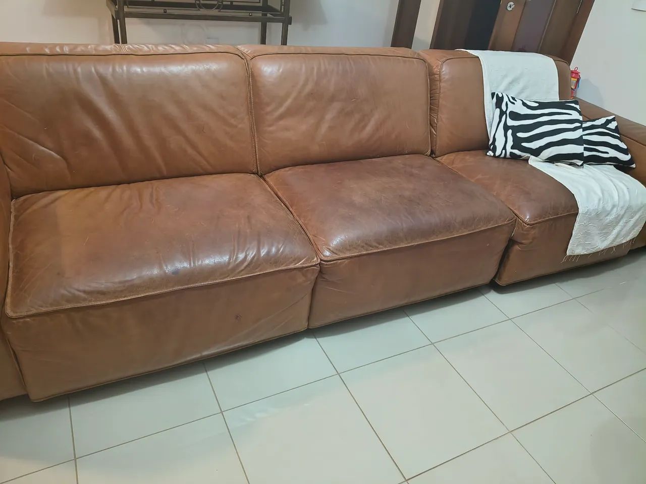 Vendo Sofá couro legítimo  - Foto 2