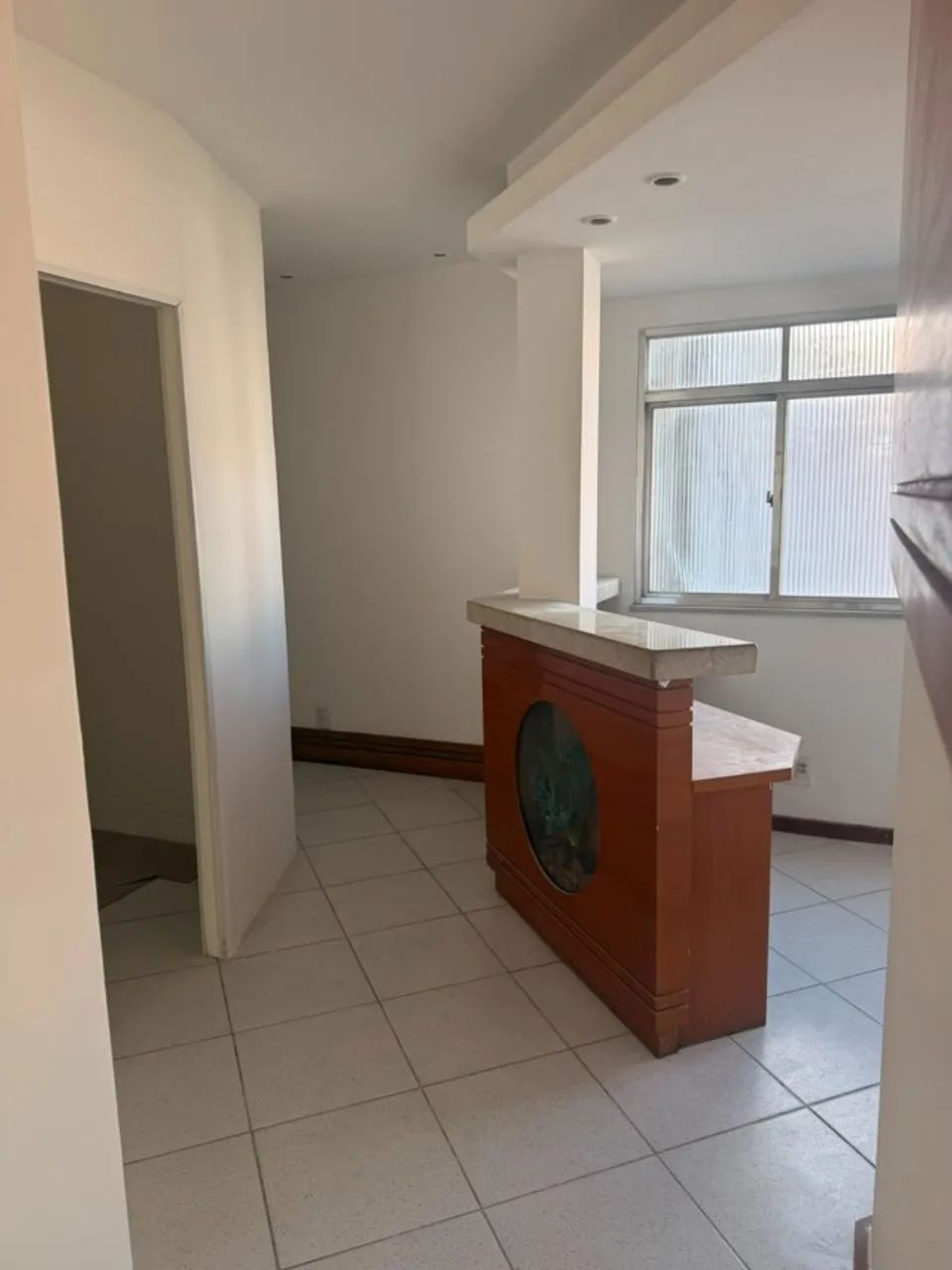 Sala com 75m2. Aluguel R$ 1.500,00 
