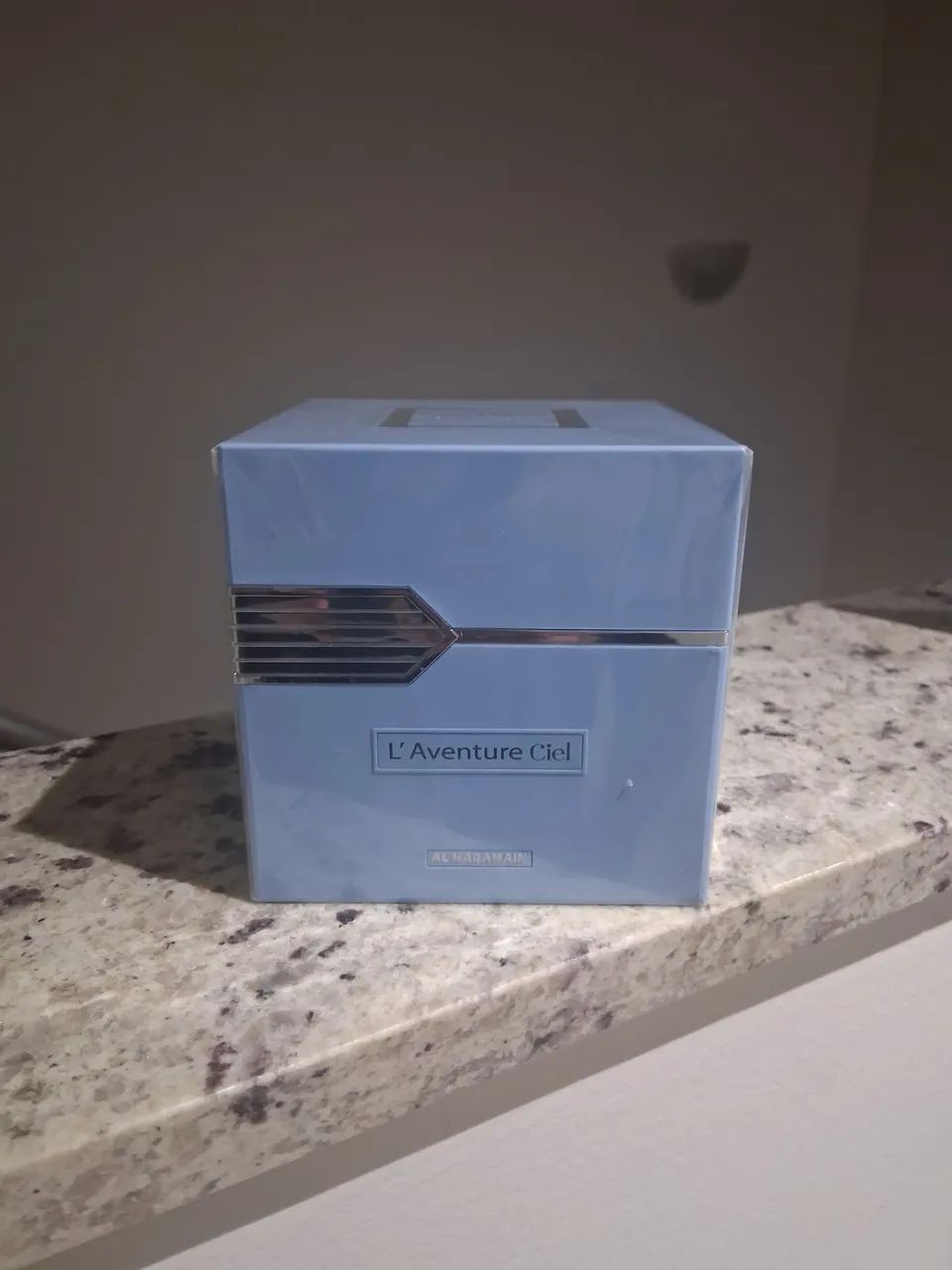 PERFUME LACRADO ! SEM USO ! NOVIDADE NO BRASIL