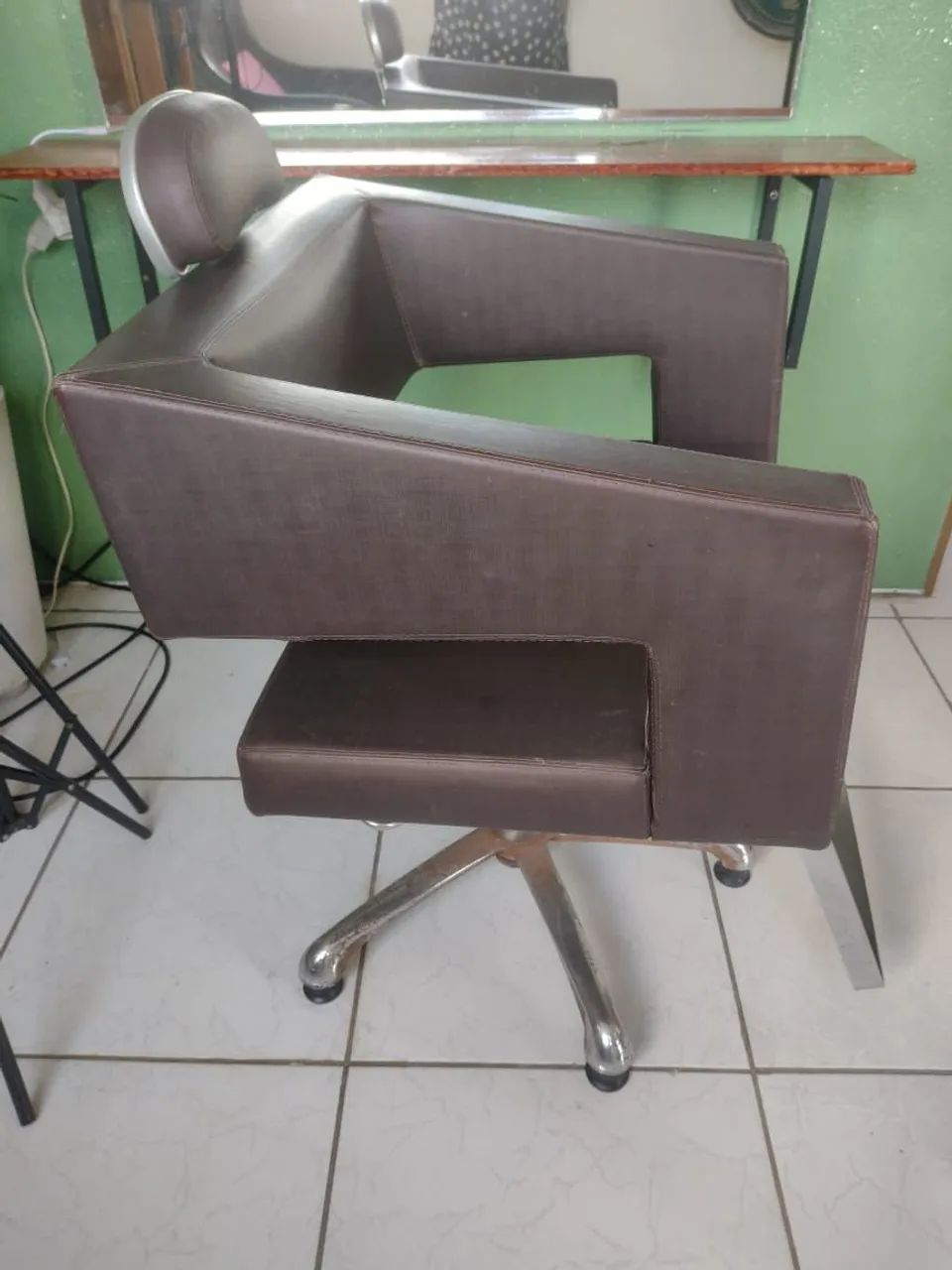 Cadeira de cabeleireira Hidráulica com encosto  - Foto 3