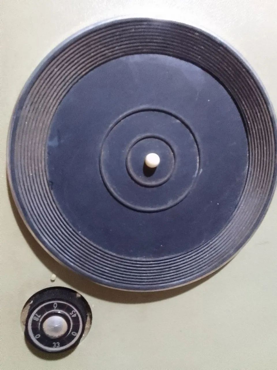 Mini vitrola vintage + 20 lp variados  - Foto 4