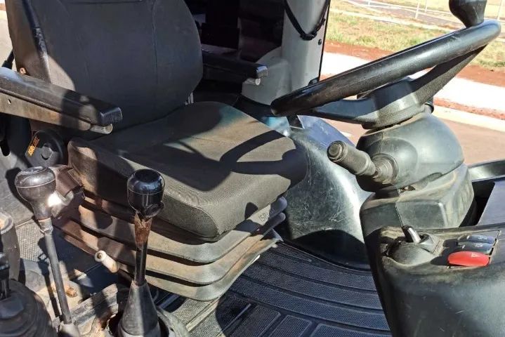 Retroescavadeira JCB 2014.  - Foto 6