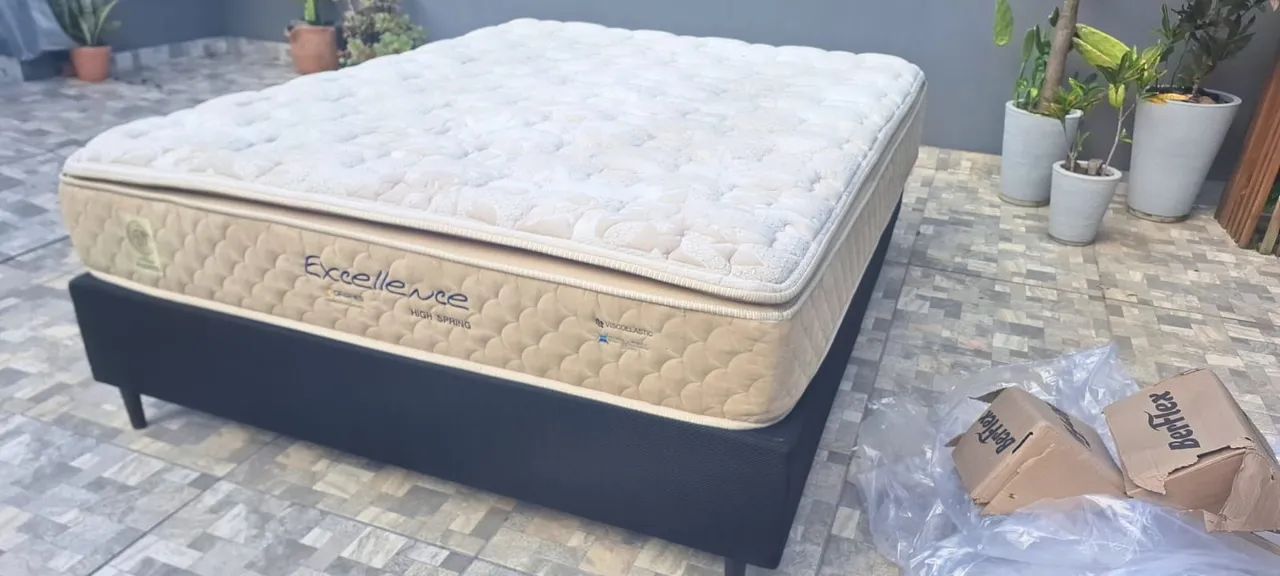 Cama Box Queen Size,Colchão Orbhes e base nova nunca usada - Foto 5