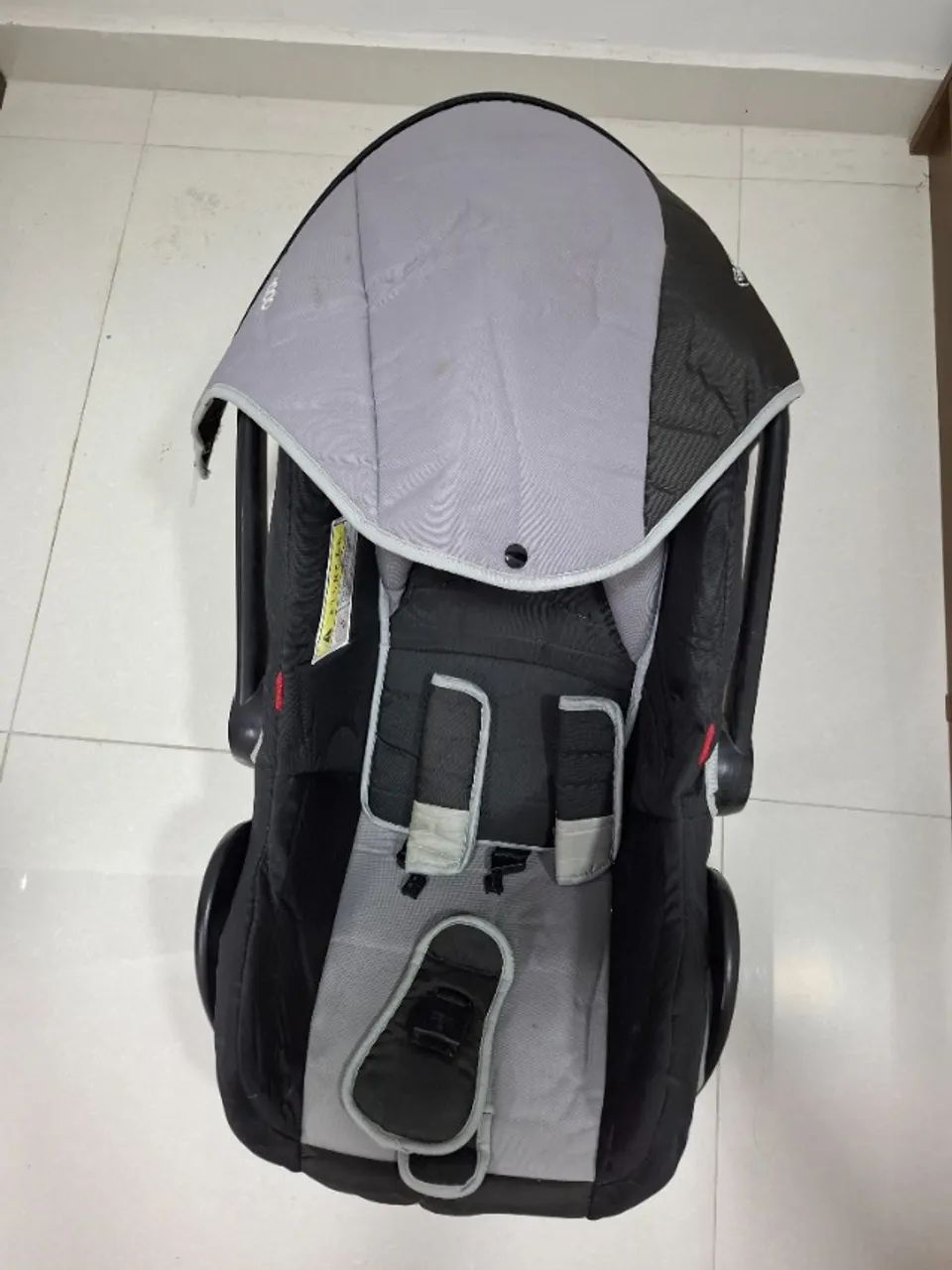 Carrinho de bebê + bebê conforto