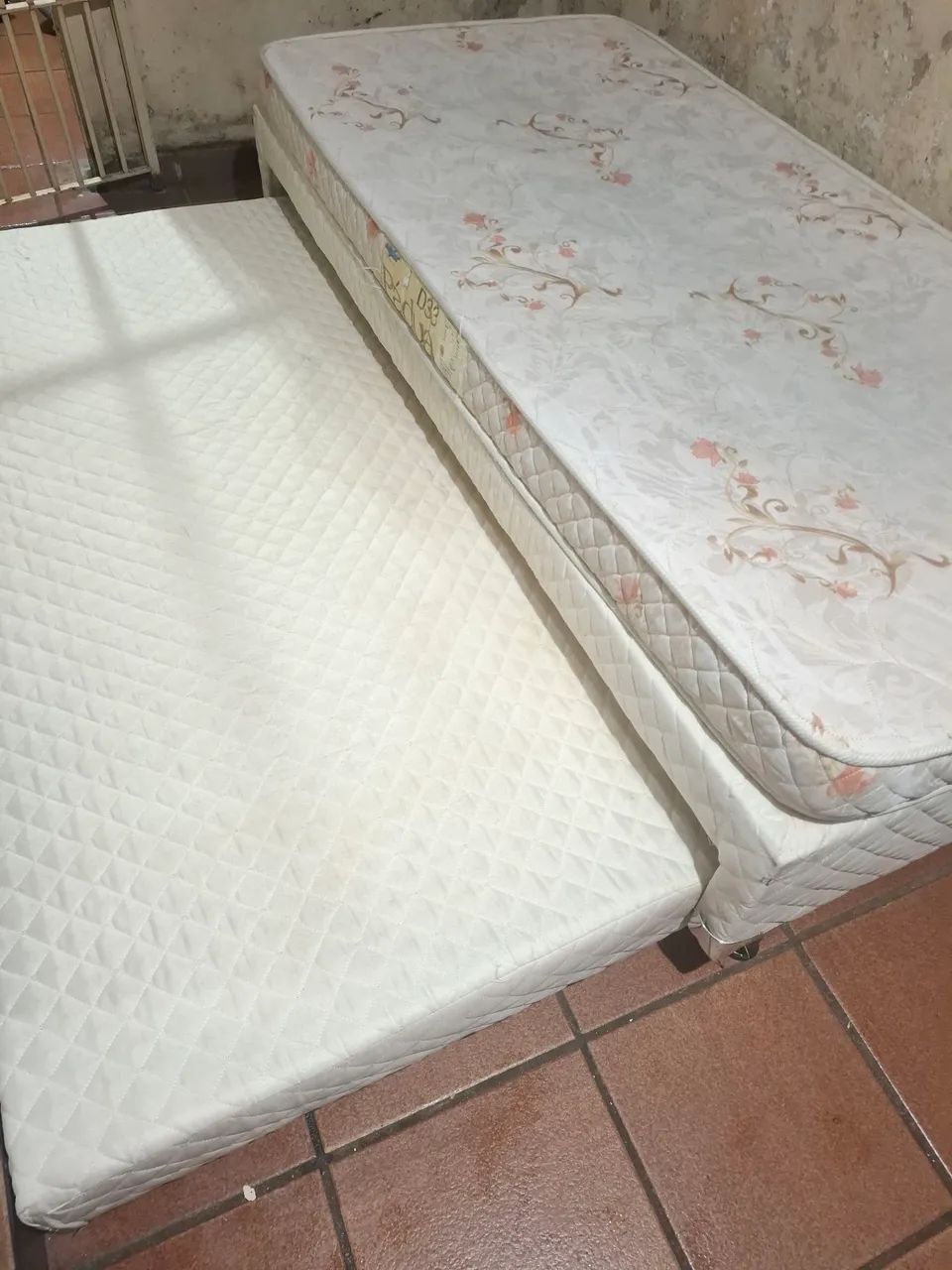 Box  bicama com colchão e.cama auxiliar  solteiro 88x1.88  - Foto 5