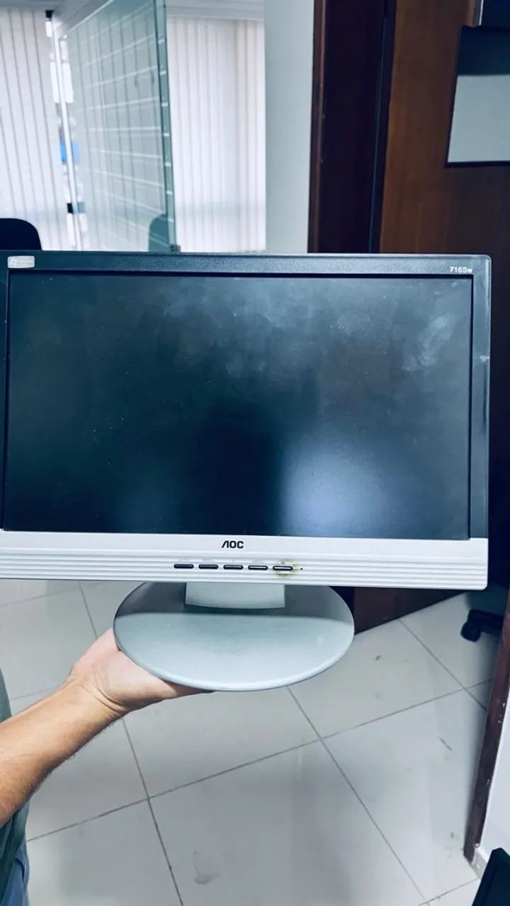 monitor AOC 716Sw usado de 17 polegadas 