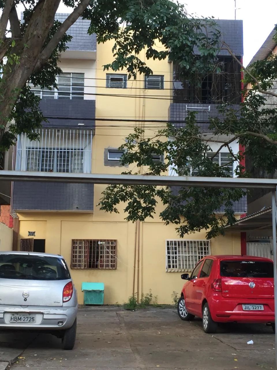 KIT NET (Kitnet) Escriturada na Qnl próxima ao atacadao e metrô 