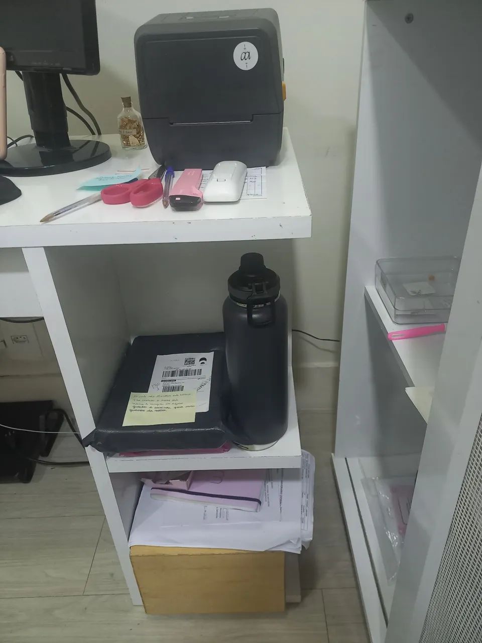 MESA COM GAVETAO E NICHO - Foto 3