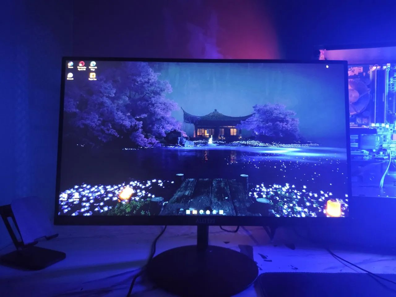 MONITOR 21.5 POLEGADAS 100HZ 1 MÊS DE USO SEM NENHUM DEFEITO E ACOMPANHA UM MICROFONE 443789814971781120