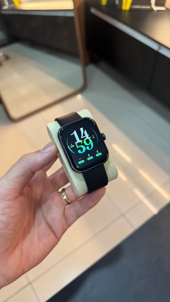 Smartwatch (GPS + STRAVA) 