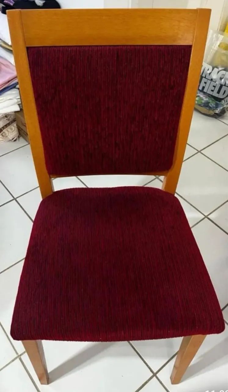 Conjunto de mesa para sala de jantar.