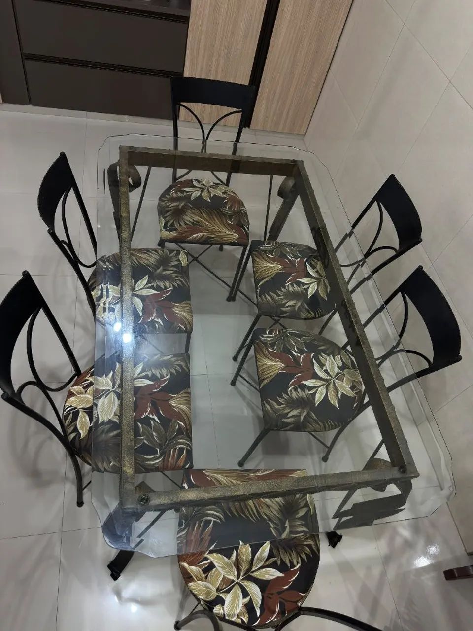 Vende-se sala de janta
