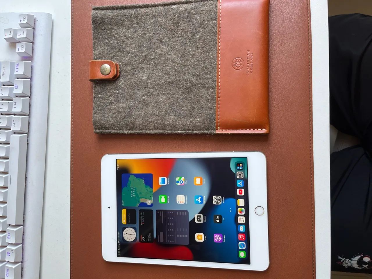 iPad 4 Mini (com capa de couro)