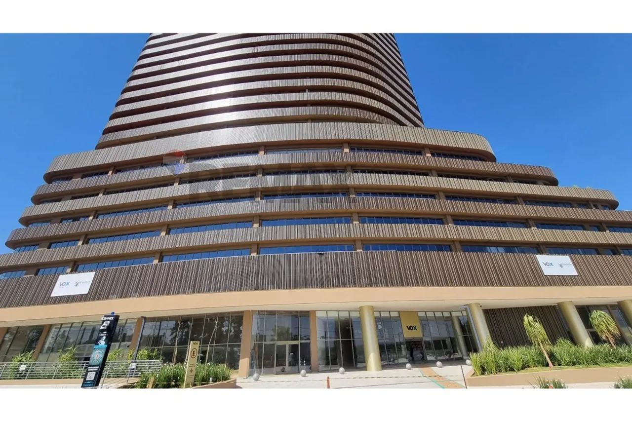 Sala comercial com 113,82 m² de área útil para locação no Edifício Vox Corporate, próximo 