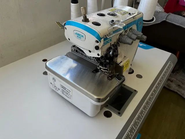 Máquina overloque 4 fios jack - Foto 4