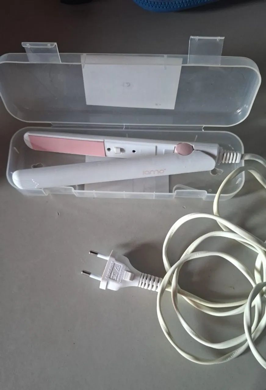 Mini prancha alisadora (ideal pra viagem). Bivolt. Usada uma vez. (Não é minha tá, é da mi - Foto 2