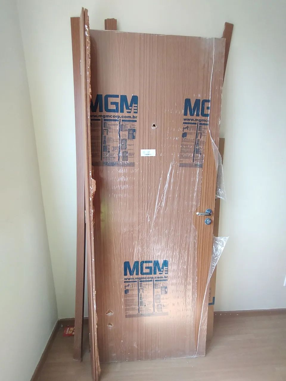 Kit COMPLETO Porta Lisa de madeira MDF batente sólido Ultra-MDF