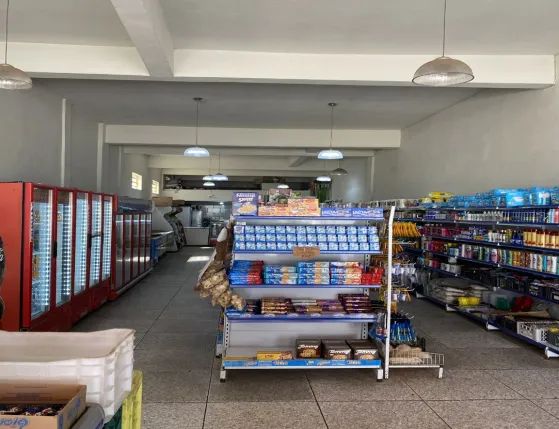 Imóvel Misto - Moradia e Mercearia - Parque Jussara - Três Corações/MG - Foto 2
