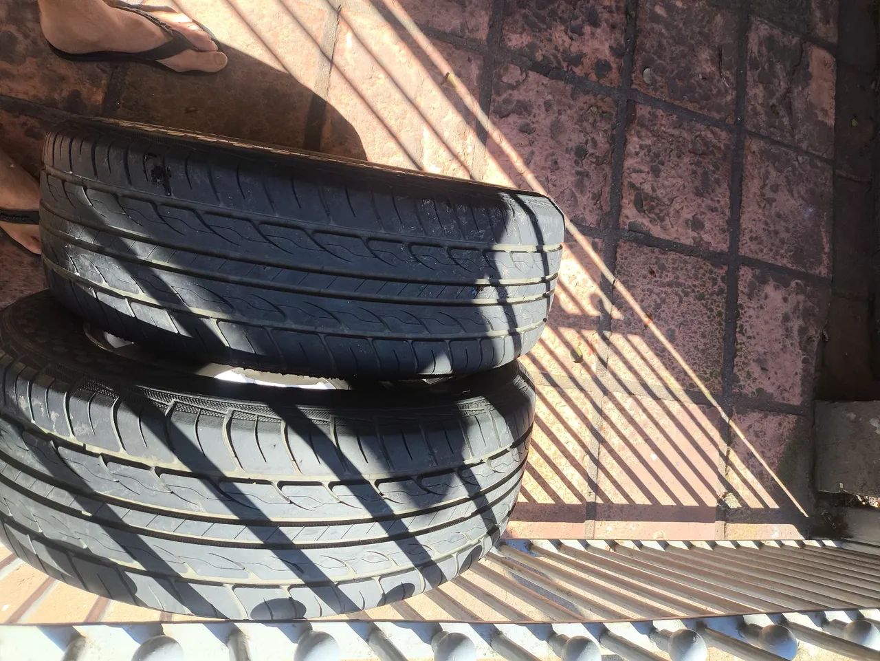 Par de pneus Adereza 205/55 r15. Pneus seminovos sem remendos ou bolhas  - Foto 2