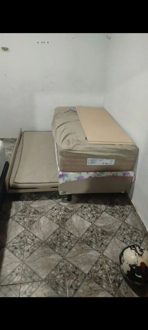 Vendo um cama e um sofá 