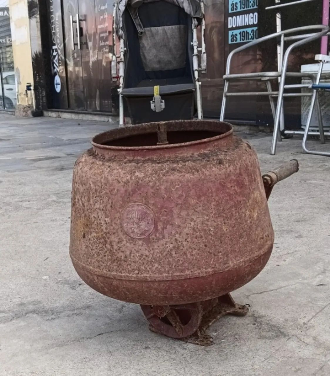 Batedeira e manteiga antiga de ferro fundido - Foto 2