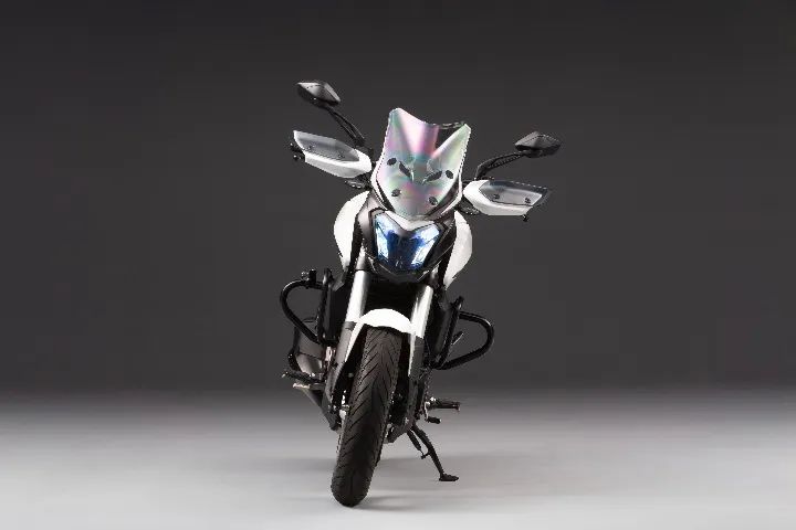 Bajaj Dominar 400 - Foto 2