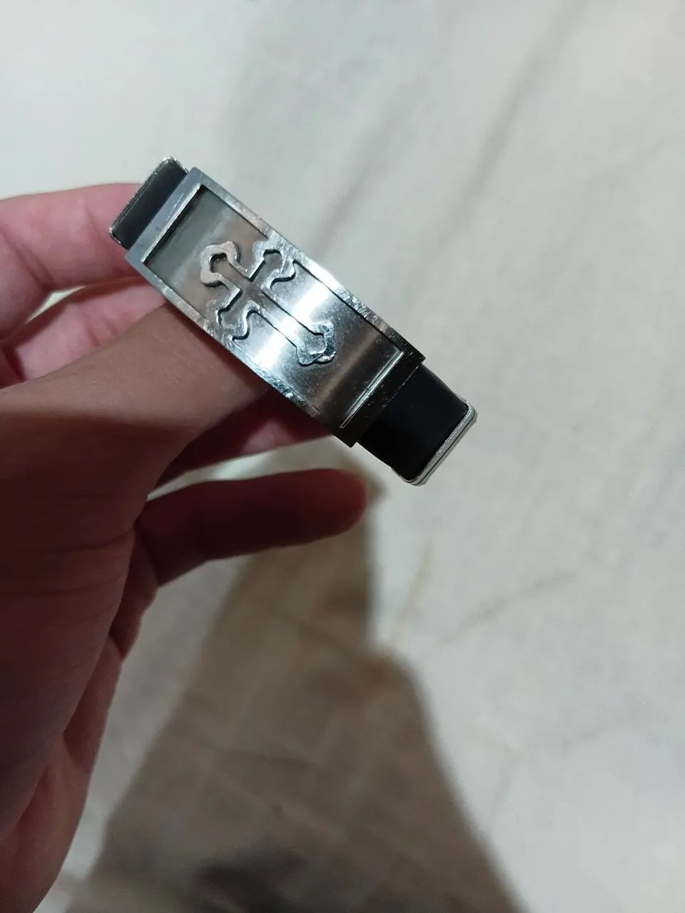 Acessório Pulseira de cruz. - Foto 4