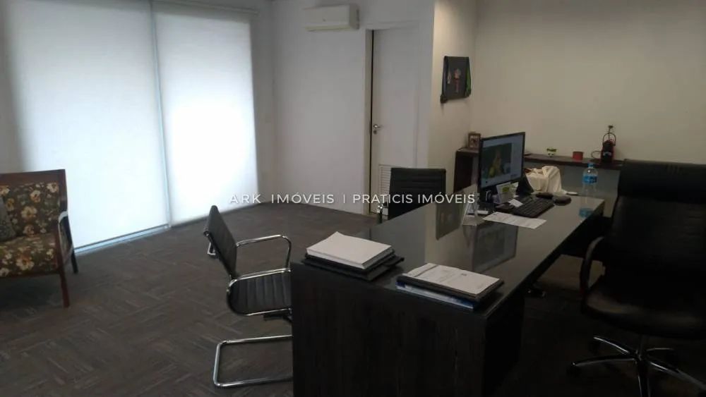Sala Comercial na Vila Mariana com 35m², com varanda, próximo ao metrô