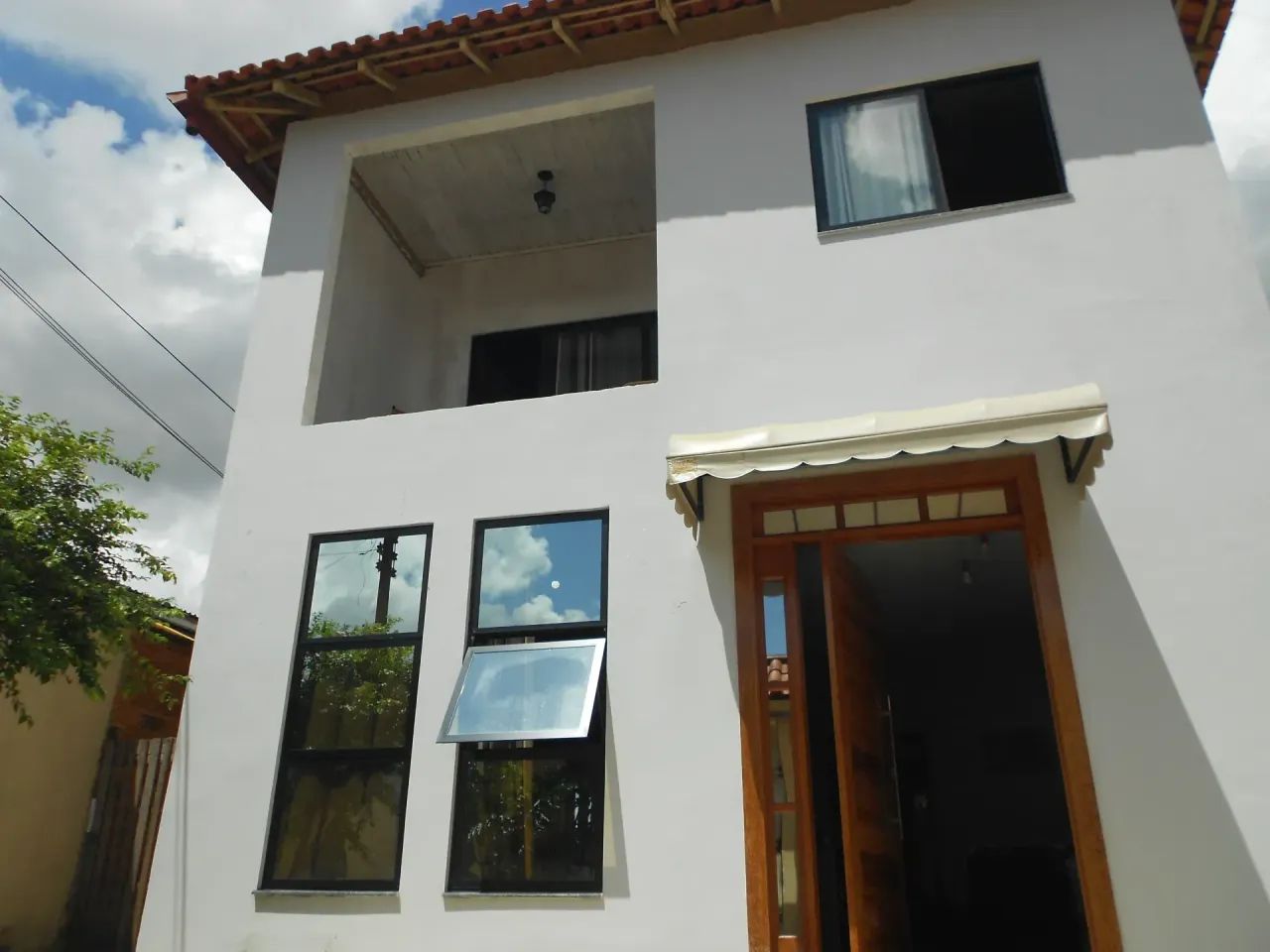 EXCELENTE CASA TIPO SOBRADO, 05 QUARTOS. - Foto 3
