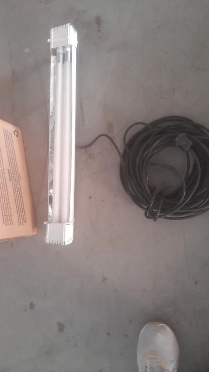 Extensão com lâmpadas fluorescentes 