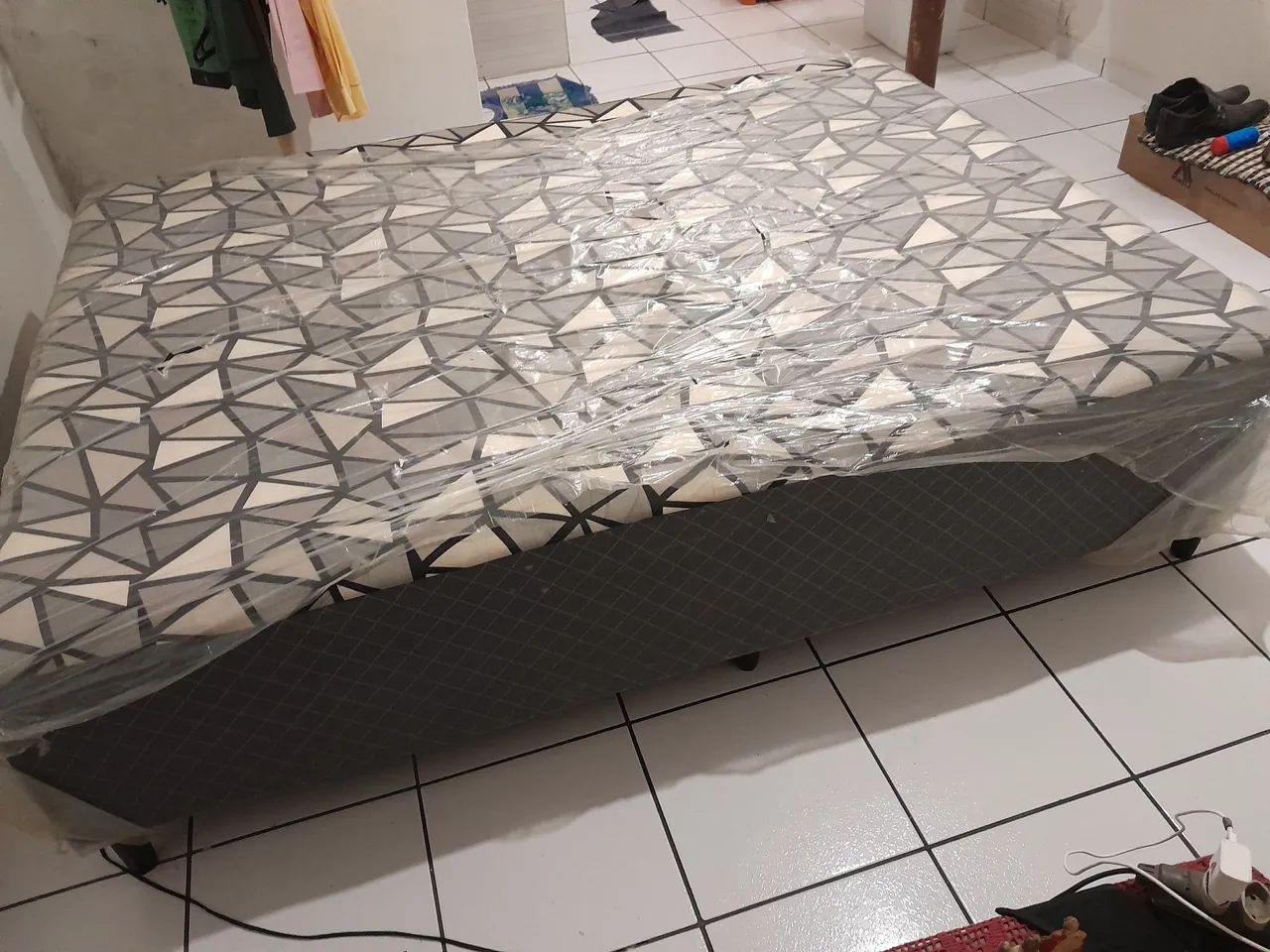 Cama unibox novíssima confortável 65576114180994122