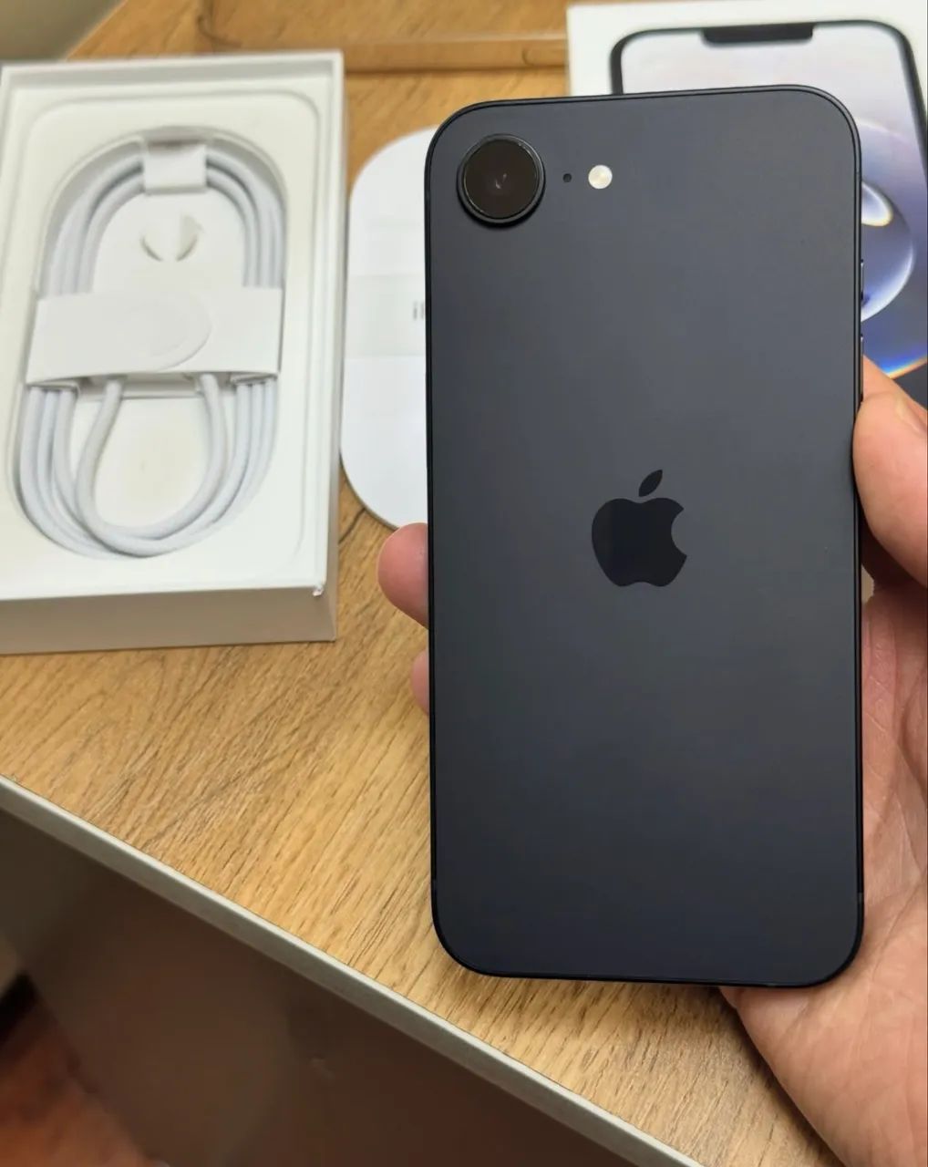 iPhone 16e  - Foto 3