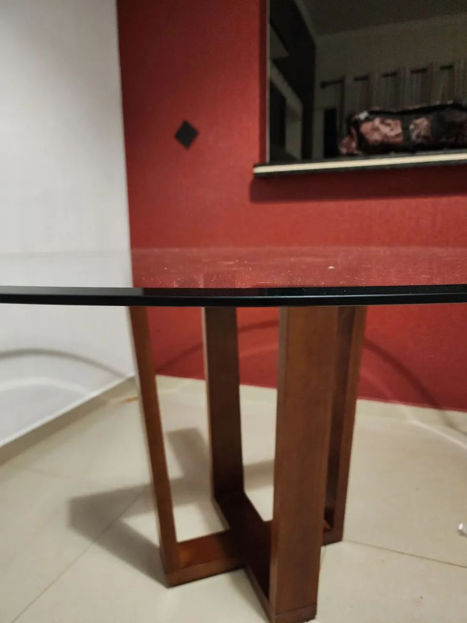 Mesa de jantar redonda de excelente qualidade e muito resistente. - Foto 3