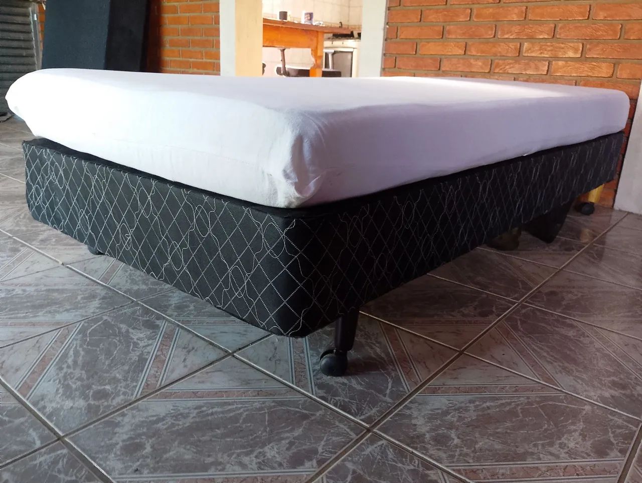 Cama box Solteiro nova + colchao com capa de algodao de brinde! Entregamos - Foto 3