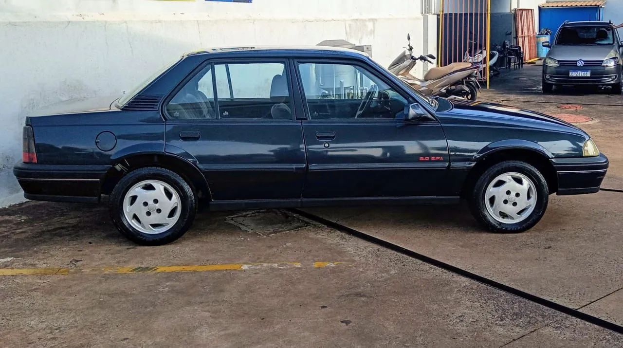 Chevrolet Monza GLS/ Hi-tech 2.0 EFI 2P E 4P (álcool) 1995