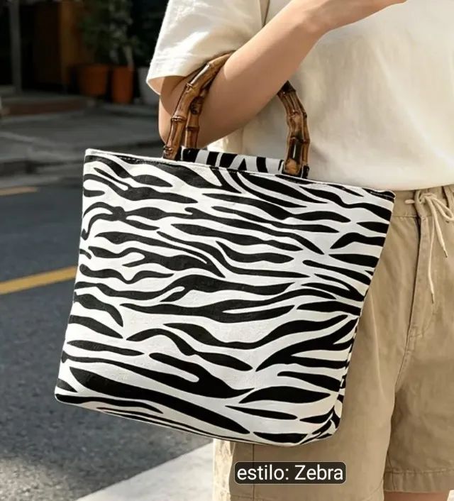 Bolsa estampa de zebra com alça de bambu nova - Foto 2