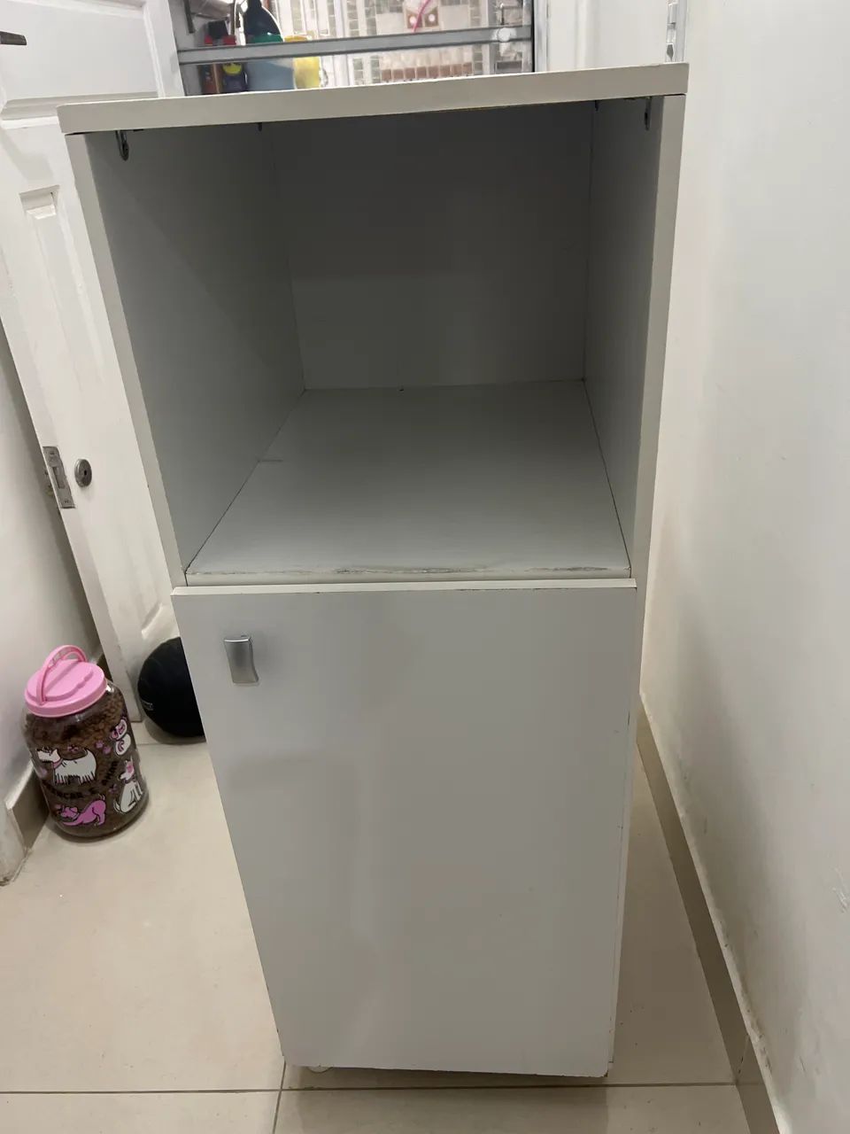 Balcão com porta e nincho 