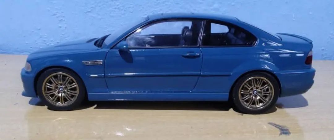 miniatura 1/18 BMW E46 M3 AUTOart - Hobbies e coleções - Jurunas