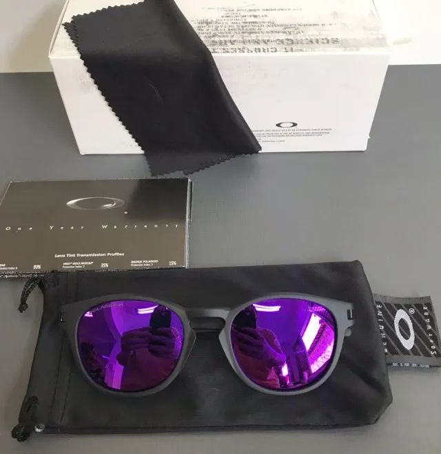 óculos de sol oakley latch round violeta - Foto 2