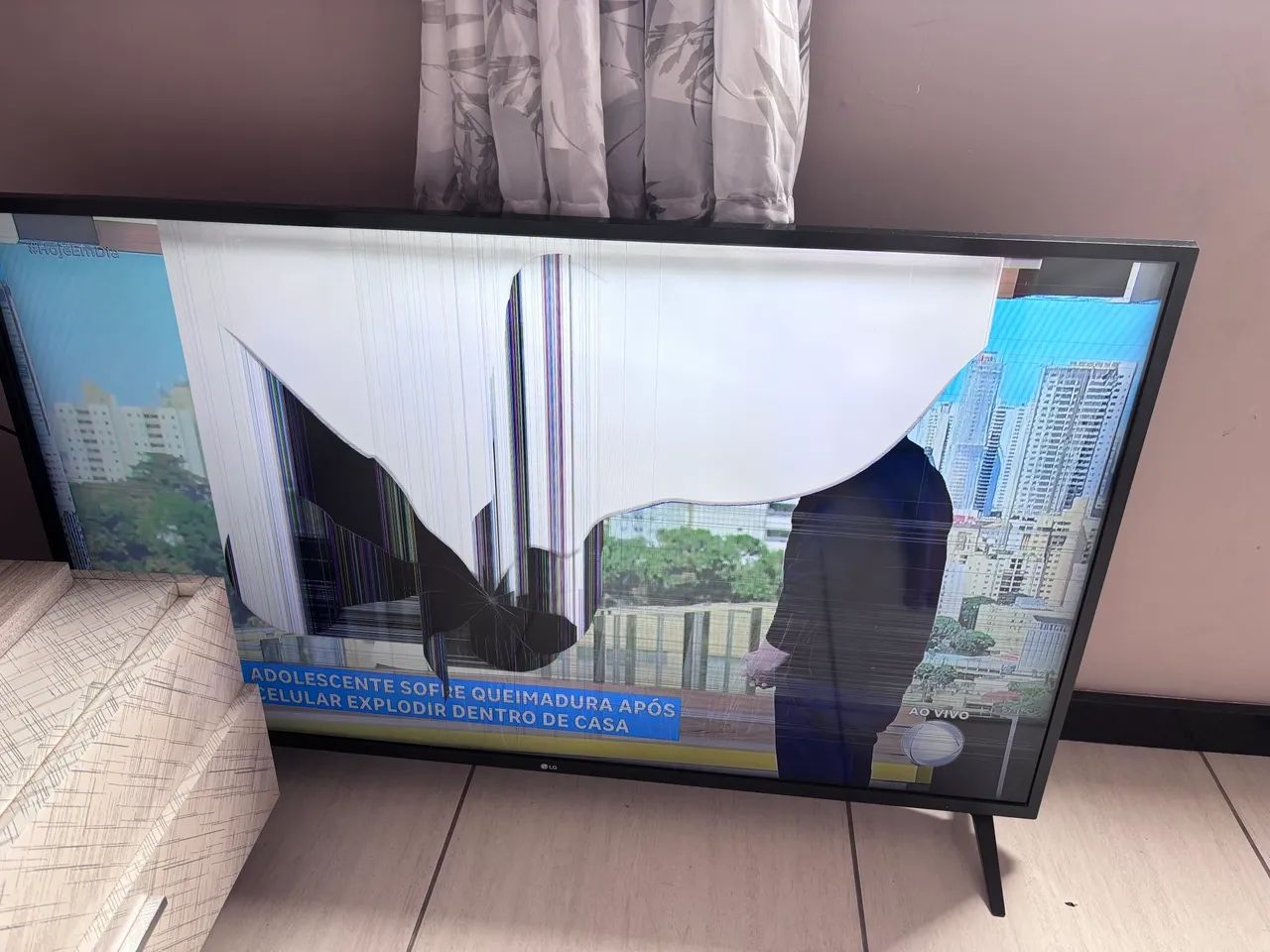 Televisão LG 50 polegadas com a tela quebrada  - Foto 3