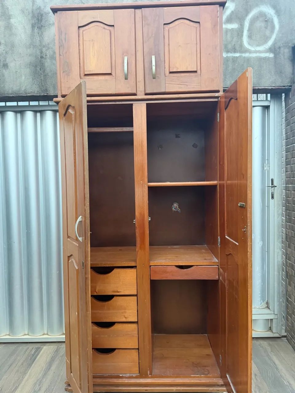 Guarda roupa de madeira  - Foto 3