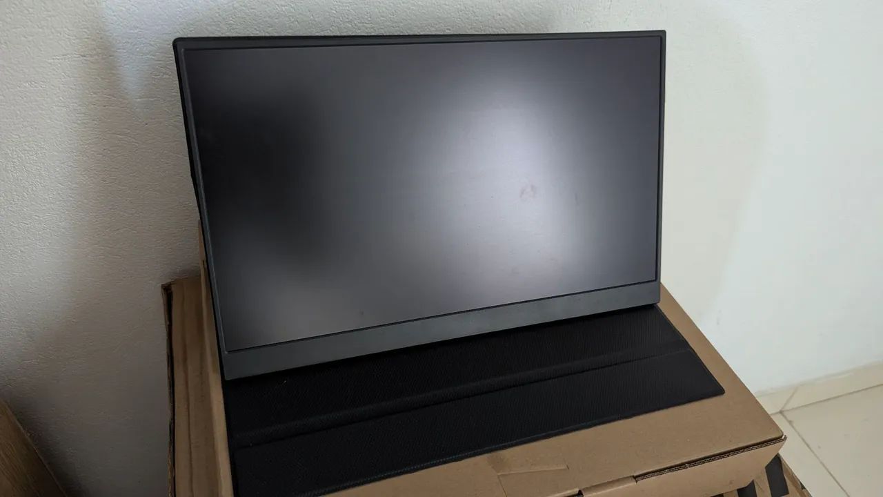 MONITOR PORTÁTIL 15 POLEGADAS FULL HD POUCO USADO  - Foto 2