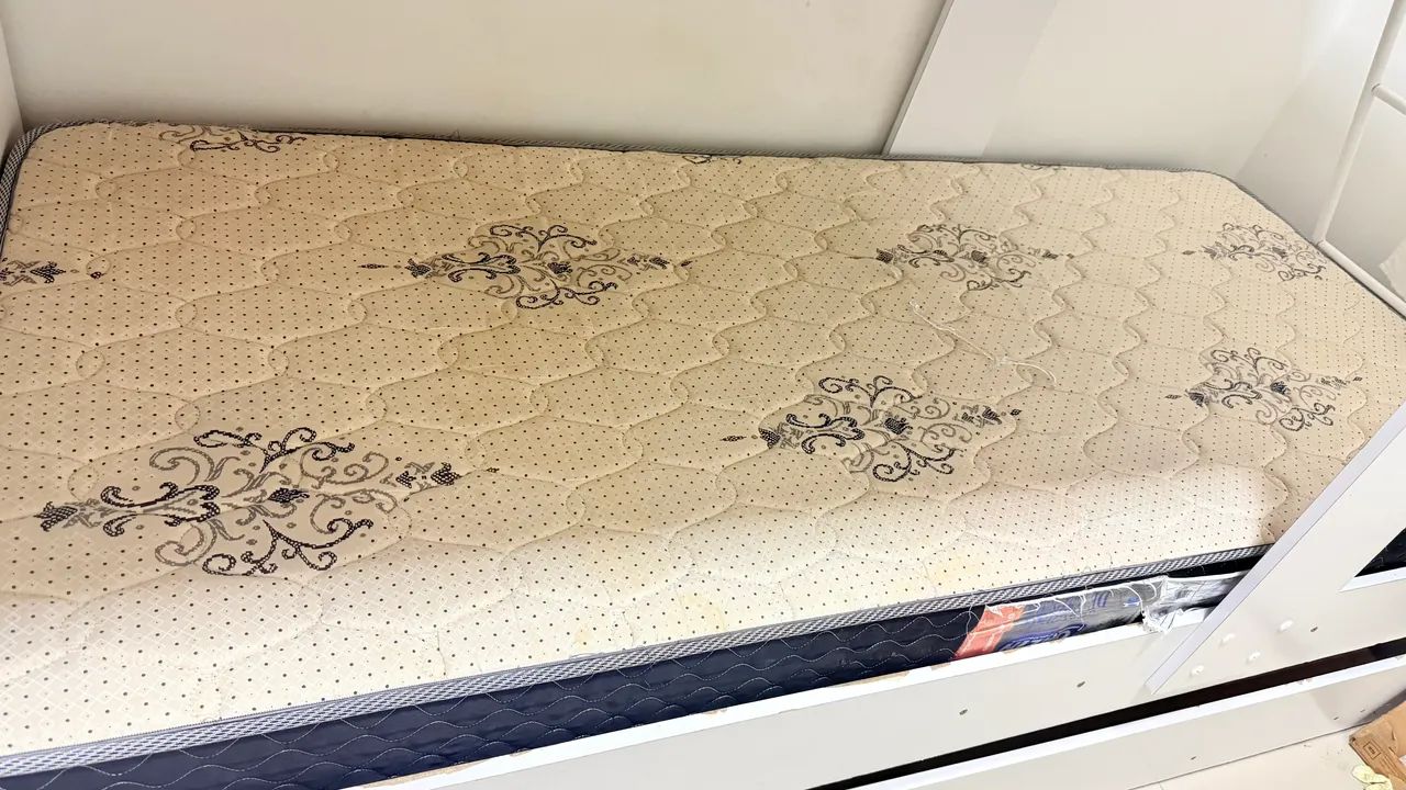 Guarda roupa solteiro e cama triliche  - Foto 5