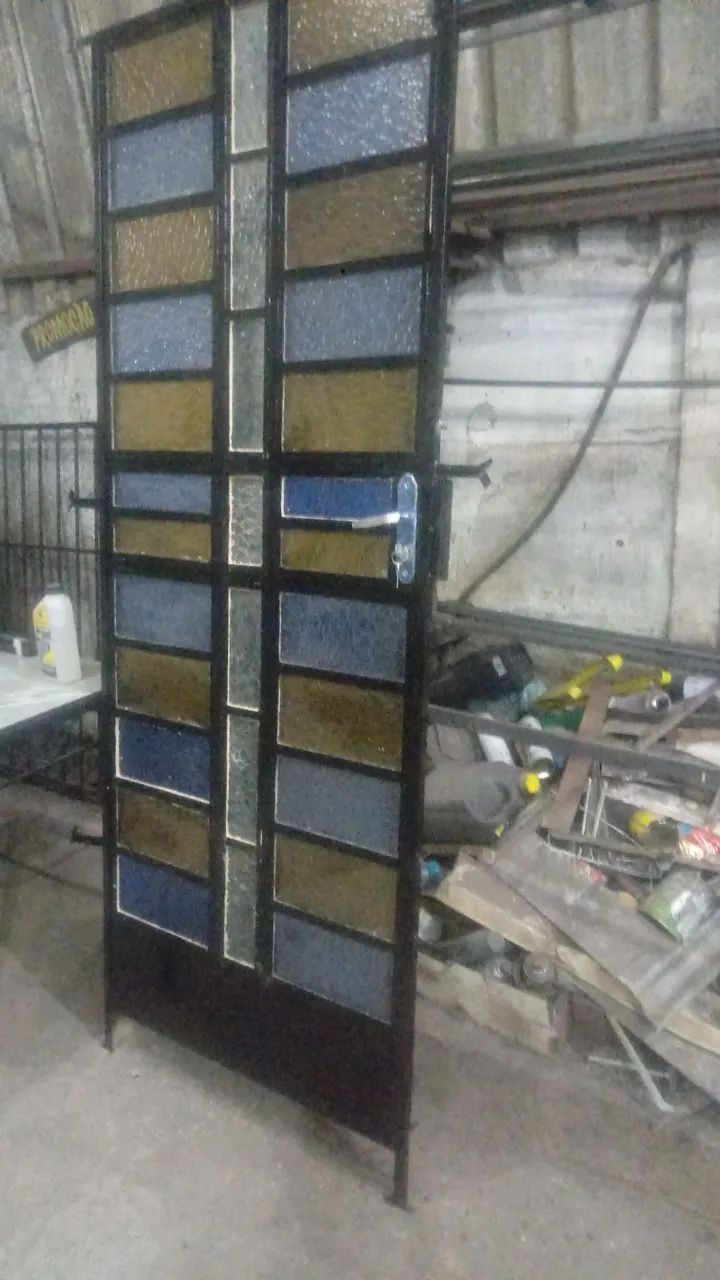 Porta nova com vidro forte  - Foto 4