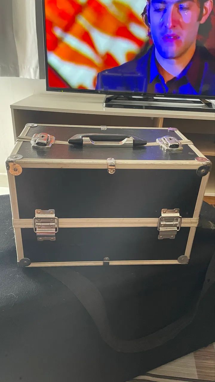 Vende-se maleta de maquiagem 