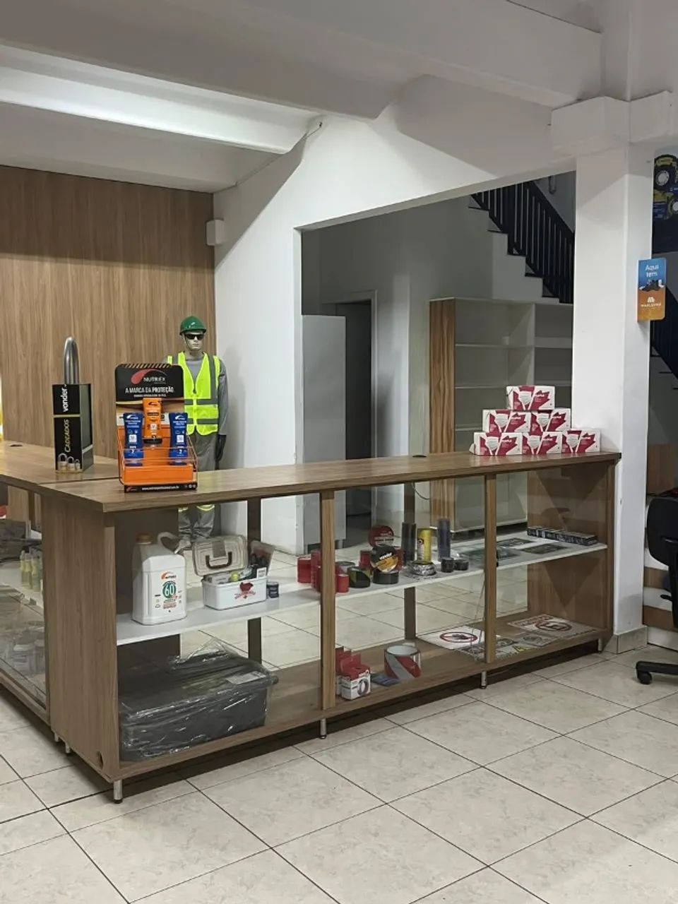 Balção em MDF com vidro