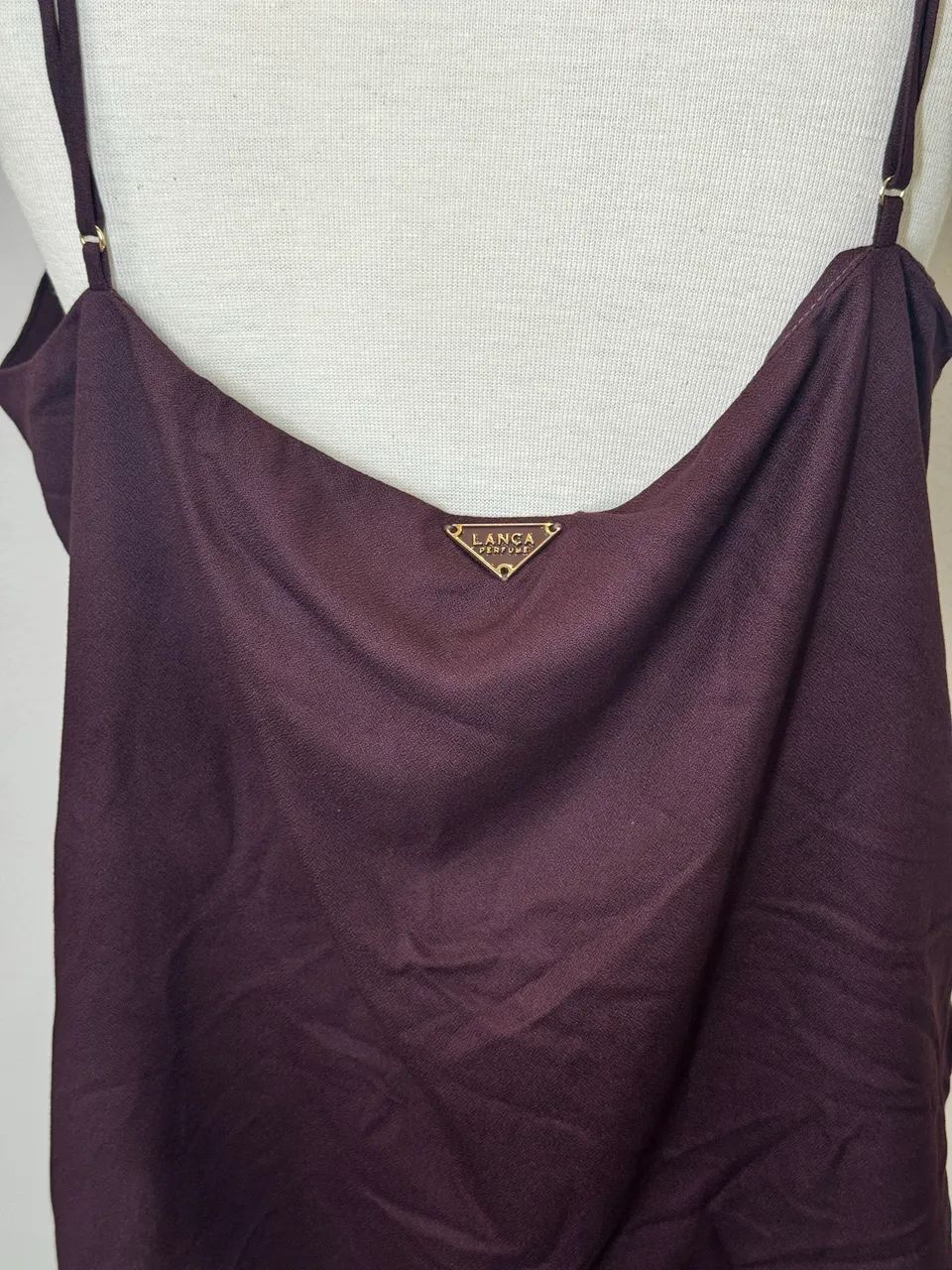 Blusa bordô com botões - Labça perfume  - Foto 3