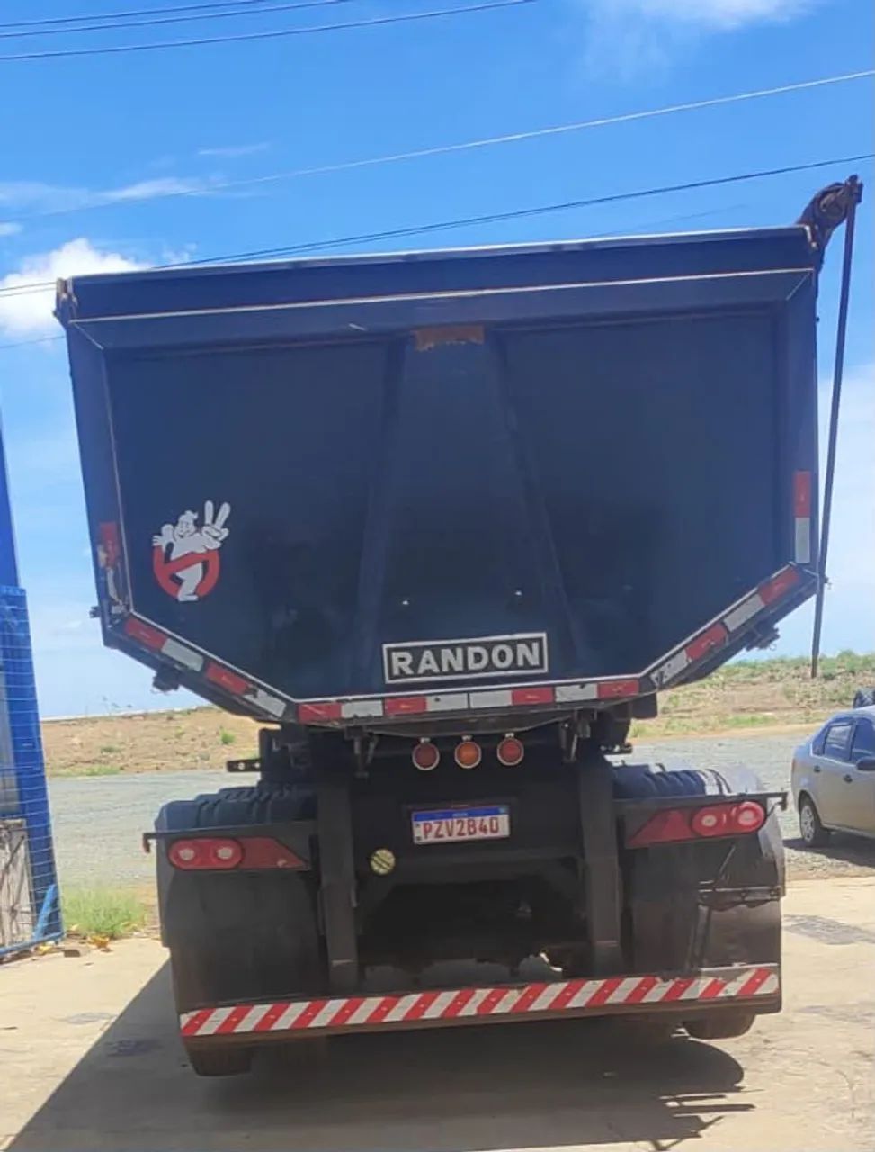 Vendo caçamba basculante  3 eixos Randon - 25m3 - Foto 4